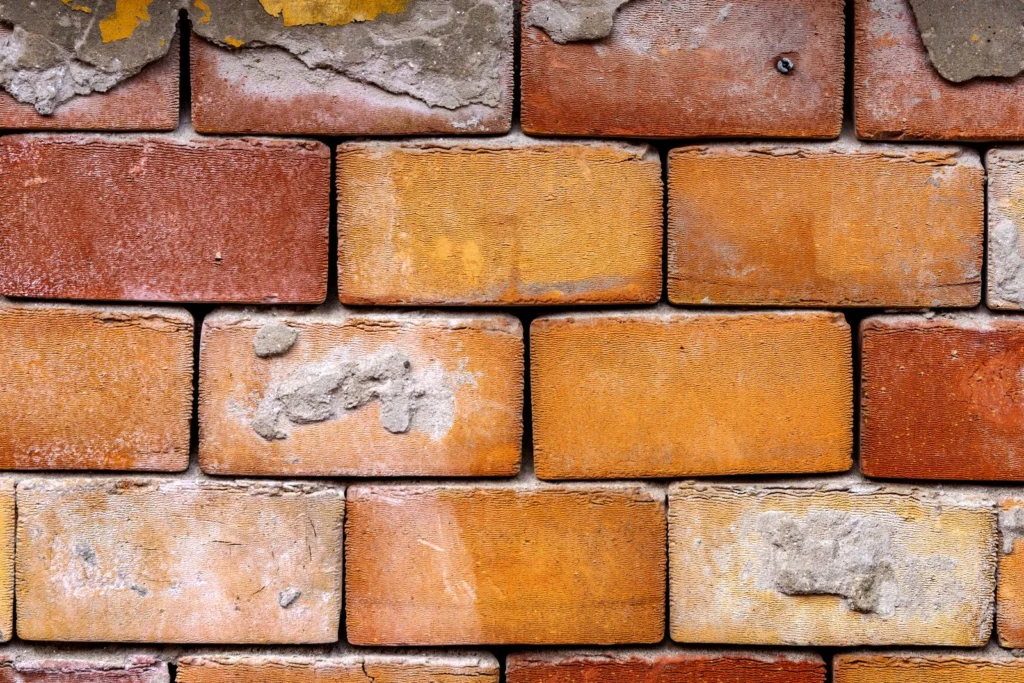 Mur en briques avant isolation des murs creux