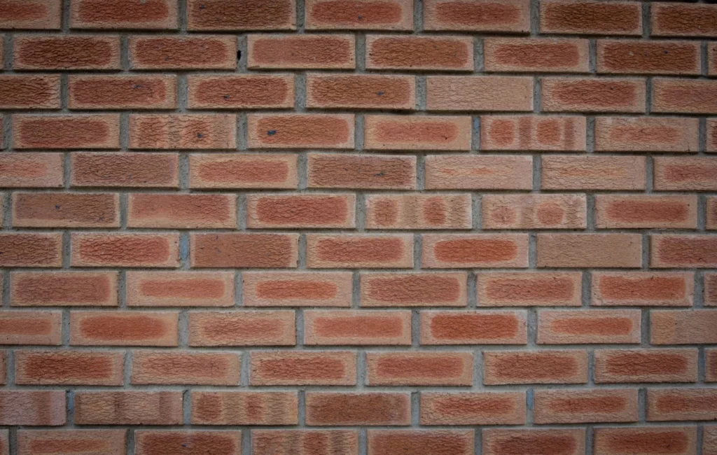 Parement en briques d’un mur creux
