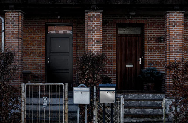 Porte d’entrée : matériaux, isolation et sécurité