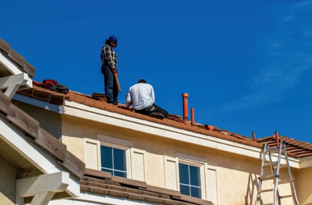 Prix d’une rénovation de toiture : ce qui fait varier le budget